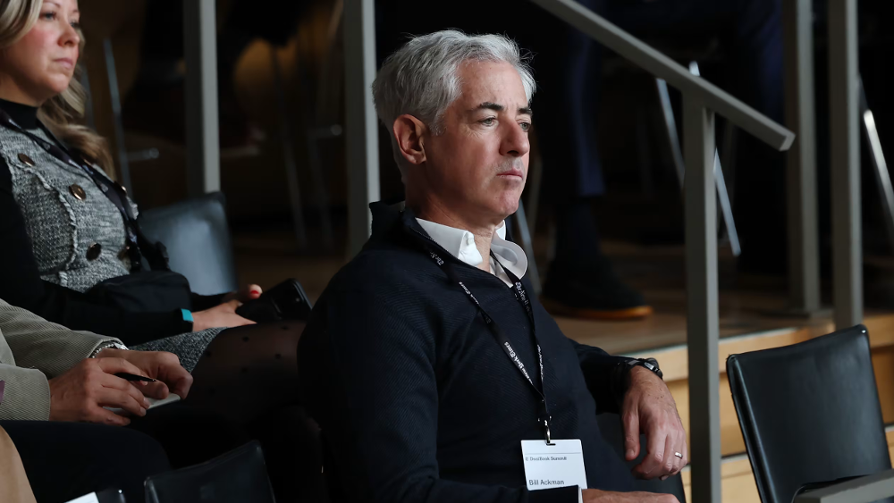 💼 𝗖𝗼𝗿𝗽𝗼𝗿𝗮𝘁𝗲 𝗣𝗼𝘄𝗲𝗿 𝗣𝗹𝗮𝘆: 𝗣𝗲𝗿𝘀𝗵𝗶𝗻𝗴 𝗦𝗾𝘂𝗮𝗿𝗲 𝗦𝗲𝗲𝗸𝘀 𝗠𝗮𝗷𝗼𝗿𝗶𝘁𝘆 𝗖𝗼𝗻𝘁𝗿𝗼𝗹 𝗼𝗳 𝗛𝗼𝘄𝗮𝗿𝗱 𝗛𝘂𝗴𝗵𝗲𝘀 𝗛𝗼𝗹𝗱𝗶𝗻𝗴𝘀 